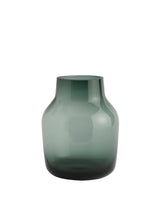 Silent Vas, Ø 15 cm från Muuto - Dark green - Jacobsen Plus