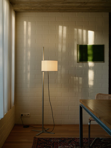 Santa & Cole - TMA Golvlampa - Aluminiumgrå - Jacobsen Plus