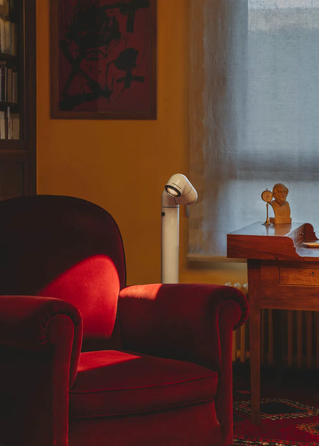 Tatu Alta Golvlampa, vit grå från Santa and Cole - 4 - Jacobsen Plus