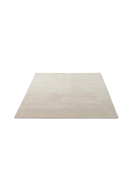 The Moor Rug AP5 170x240 från &Tradition - Golden Brown - Jacobsen Plus