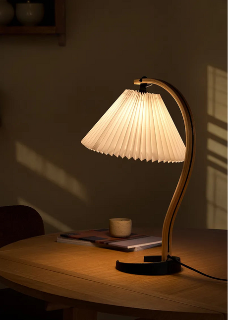 Timberline bordslampa från GUBI - 2 - Jacobsen Plus