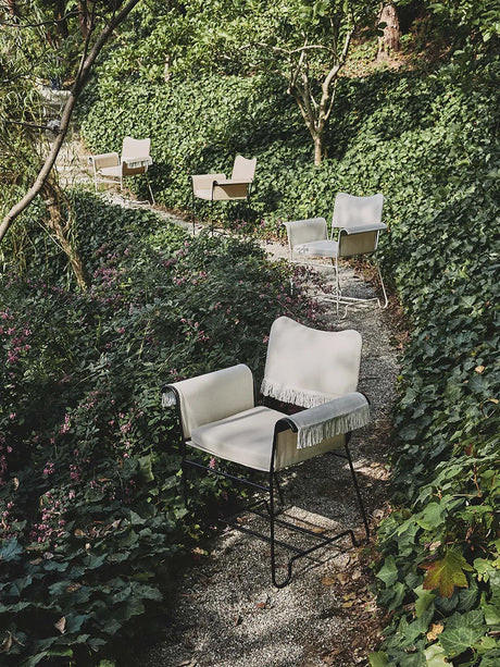 Tropique Outdoor Matstol med fransar från GUBI - Leslie Limonta 06 / Svart - Jacobsen Plus