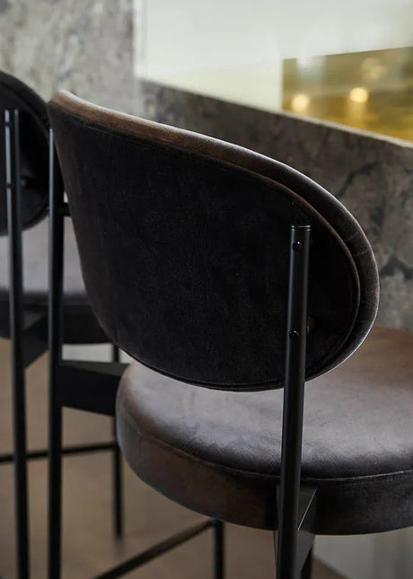 Serie 430 barstol, svart av Verner Panton - Højde: 65 cm / Stofgruppe 1 - Jacobsen Plus