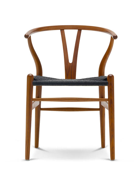 Y-stol CH24, Valnötslack med svart flätning av Hans J. Wegner - 1 - Jacobsen Plus