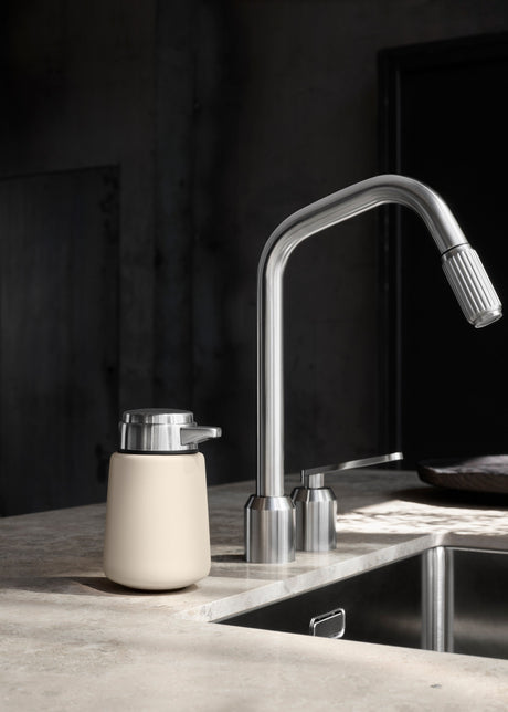 Tvålpump, Holger's Beige från Vipp - 2 - Jacobsen Plus