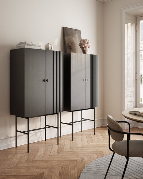 Array Högskåp från Woud - Ek - Jacobsen Plus