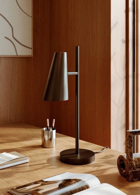 Cono Bordslampa från Woud - 2 - Jacobsen Plus
