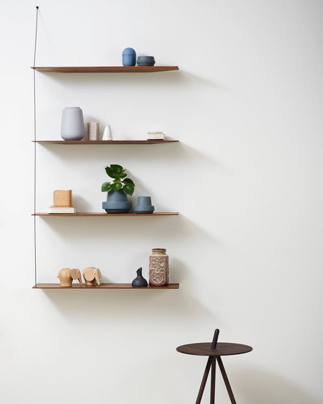 Stedge Shelf, 80 cm från Woud - Hvidpigmenteret - Jacobsen Plus
