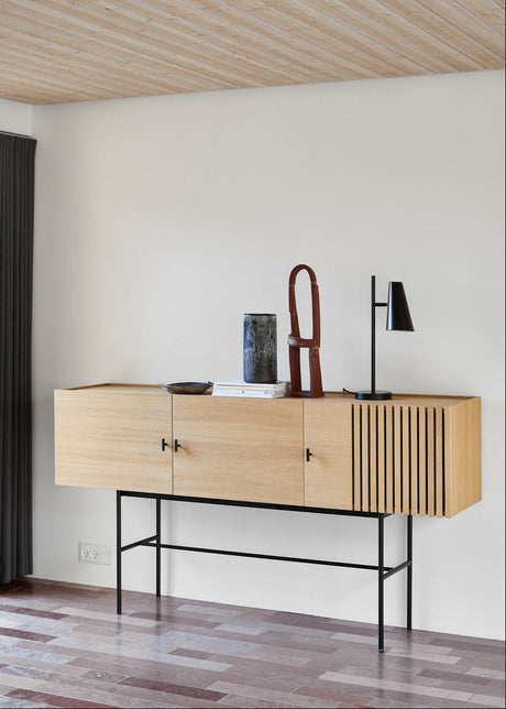 Array skänk, 180 cm från Woud - Ek - Jacobsen Plus