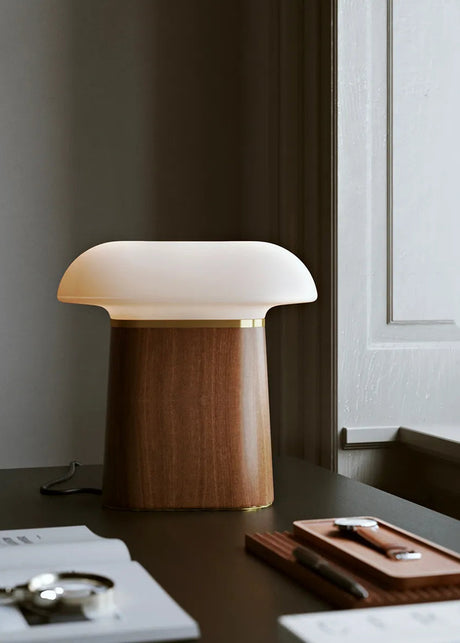 Nova Bordslampa, valnöt från Woud - 2 - Jacobsen Plus