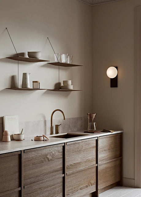 Stedge Shelf, 60 cm från Woud - Sortlakeret - Jacobsen Plus