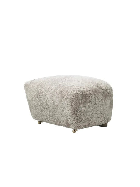 Den Trætte Mand Fotpall från Audo Copenhagen - Natural Oak - Sheepskin Moonlight - Jacobsen Plus