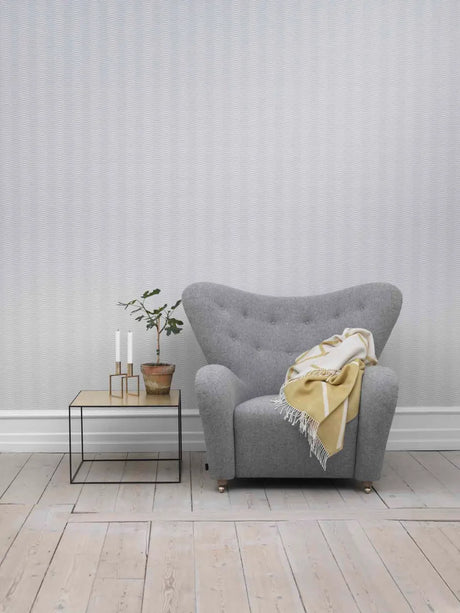 Den Trötta Mannen Fåtölj från Audo Copenhagen - Natural Oak - Sheepskin Moonlight - Jacobsen Plus