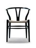 Y-stol CH24, svart bok av Hans J. Wegner