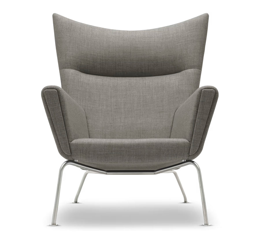 CH445 Wing Chair av Hans J. Wegner - Textil: Mood 3101 - Jacobsen Plus