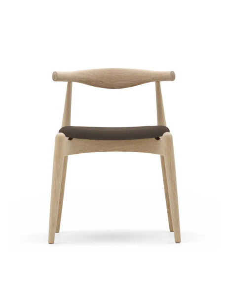 CH20 Elbow Chair i ek av Hans J. Wegner - 1 - Jacobsen Plus
