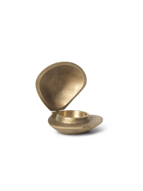 Clam ljusstake från Ferm Living - Jacobsen Plus