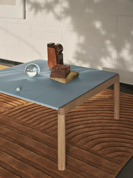 Couple soffbord, 80 x 84 cm från Muuto - Pale Blue - Dark Oiled Oak / Plain - Jacobsen Plus