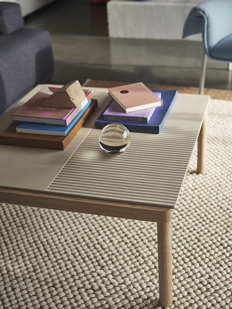 Couple soffbord, 80 x 84 cm från Muuto - Pale Blue - Dark Oiled Oak / Plain - Jacobsen Plus