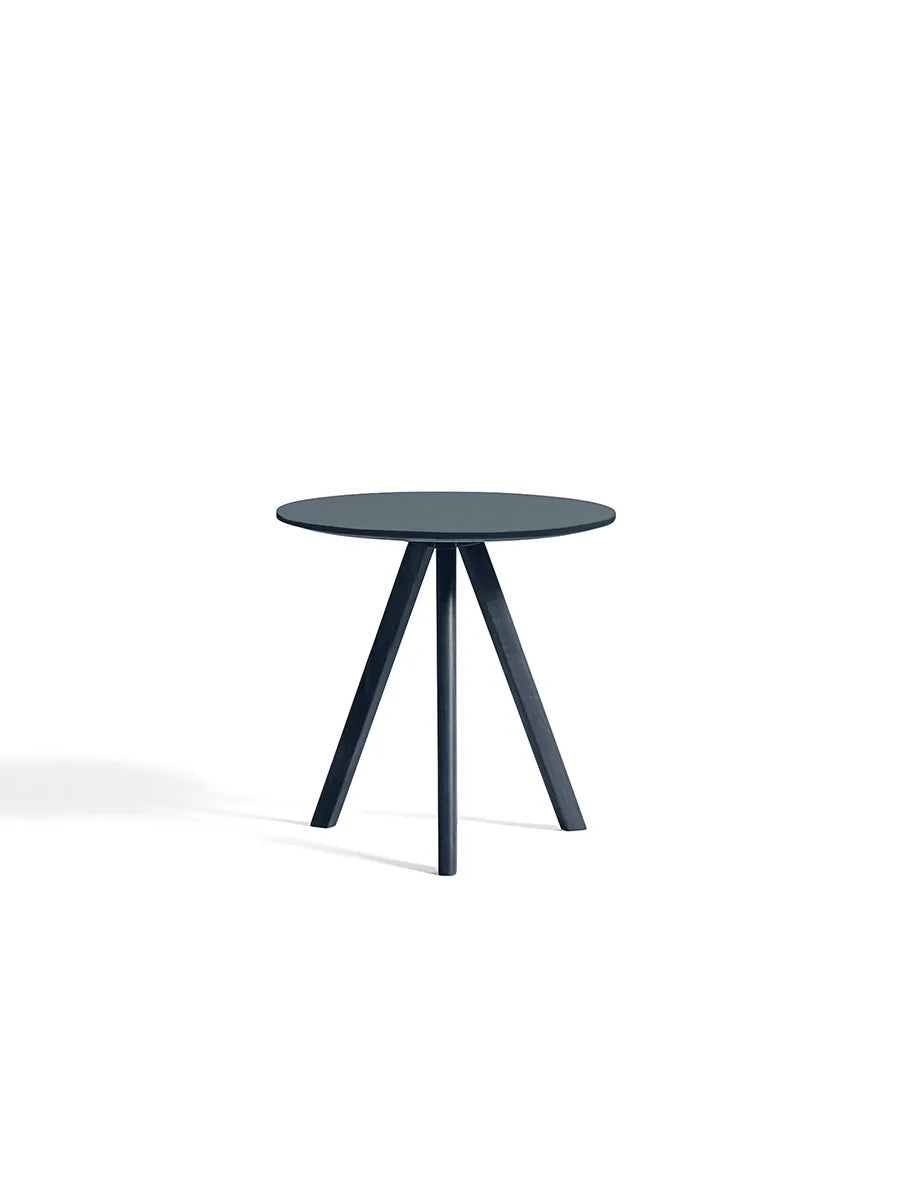 Copenhague CPH20 Soffbord, Ø50 cm från Hay - Deep Blue lakeret eg / Smokey Blue linoleum - Jacobsen Plus