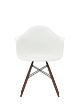 Eames Plastic Armchair DAW, mörk lönn/vit från Vitra - 1 - Jacobsen Plus