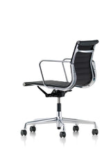 Aluminium Chair EA 117 Kontorsstol, svart läder från Vitra - 5 - Jacobsen Plus