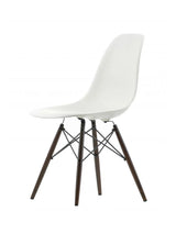 Eames Plastic Side Chair DSW, mörkbetsat lönnträ från Vitra - 5 - Jacobsen Plus
