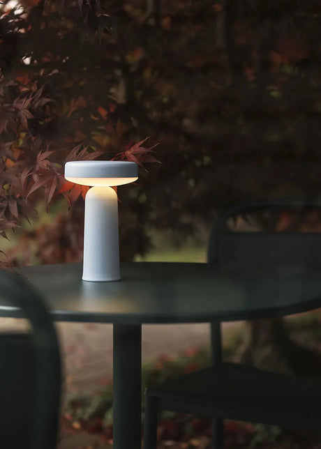 Ease Portabel lampa från Muuto - Taupe - Jacobsen Plus