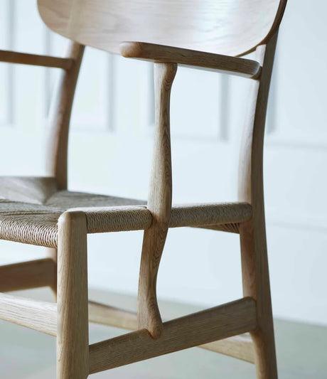 CH26 Matstol av Hans J. Wegner - Natur / Ek - sæbebehandlet - Jacobsen Plus