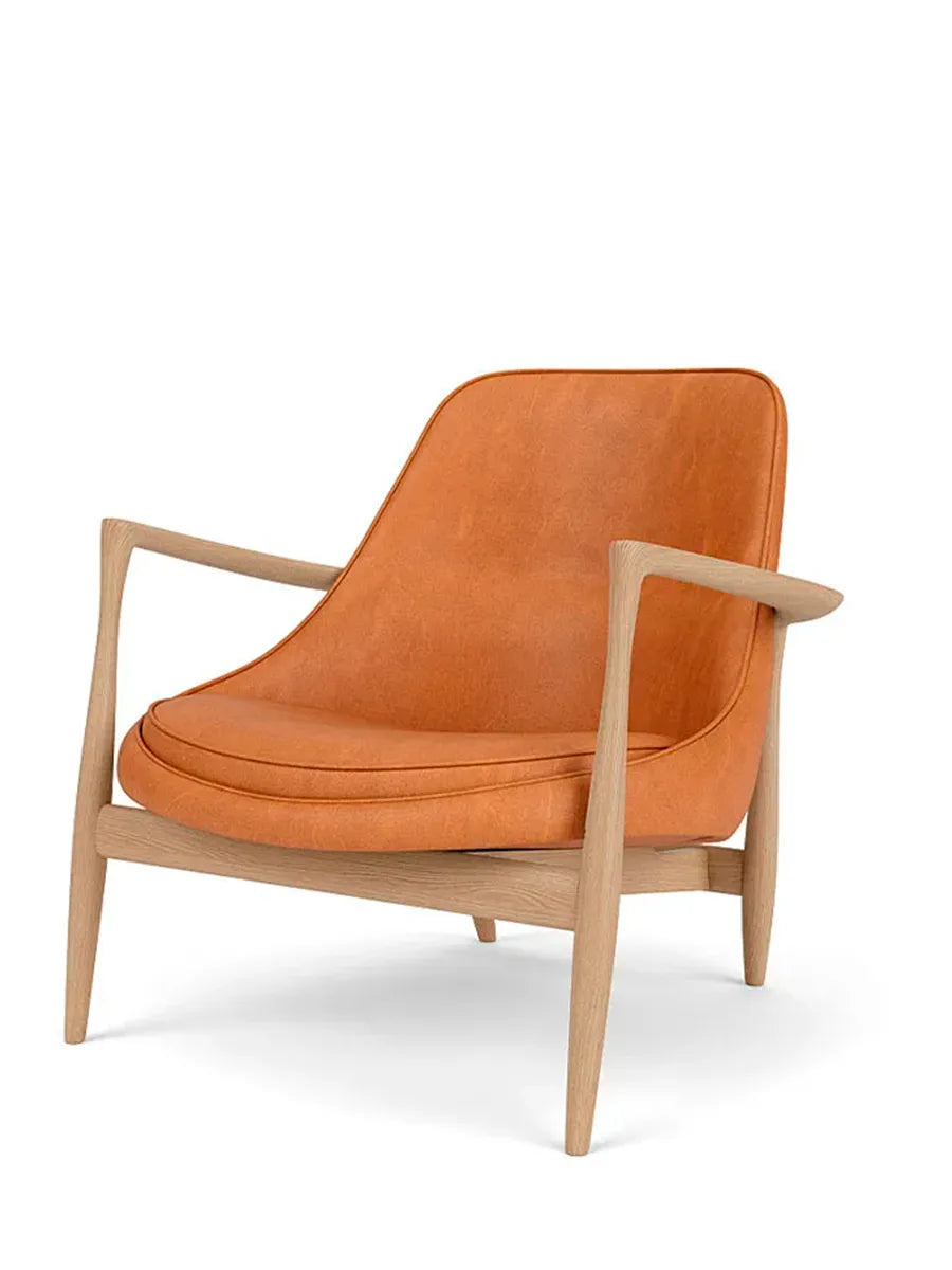 Elizabeth loungestol, ek/Dunes cognac 21000 från Audo Copenhagen - 1 - Jacobsen Plus