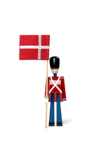 Fanbärare med textilflagga, mini av Kay Bojesen - 1 - Jacobsen Plus