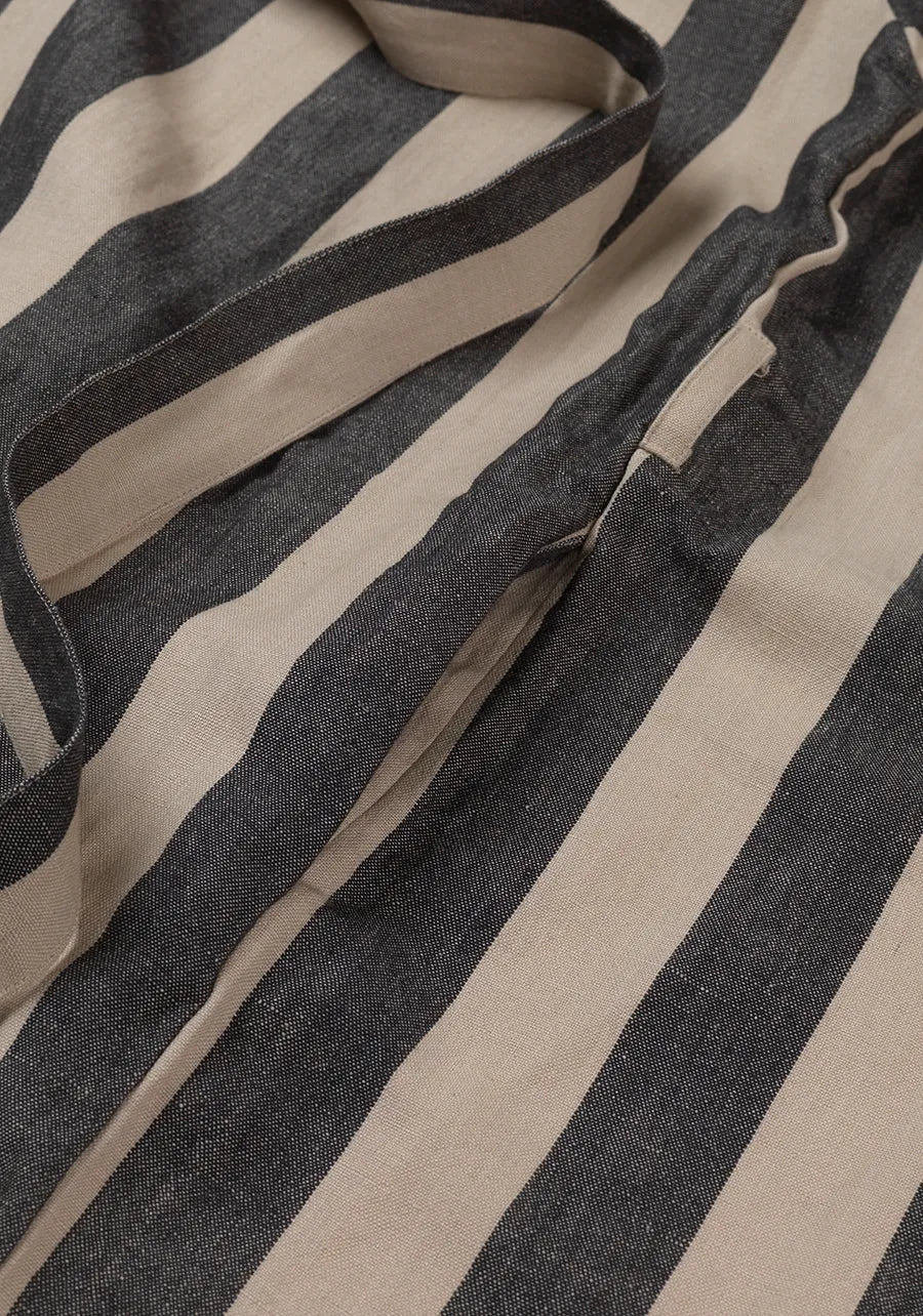 Field Robe, sand/svart från Ferm Living - 6 - Jacobsen Plus