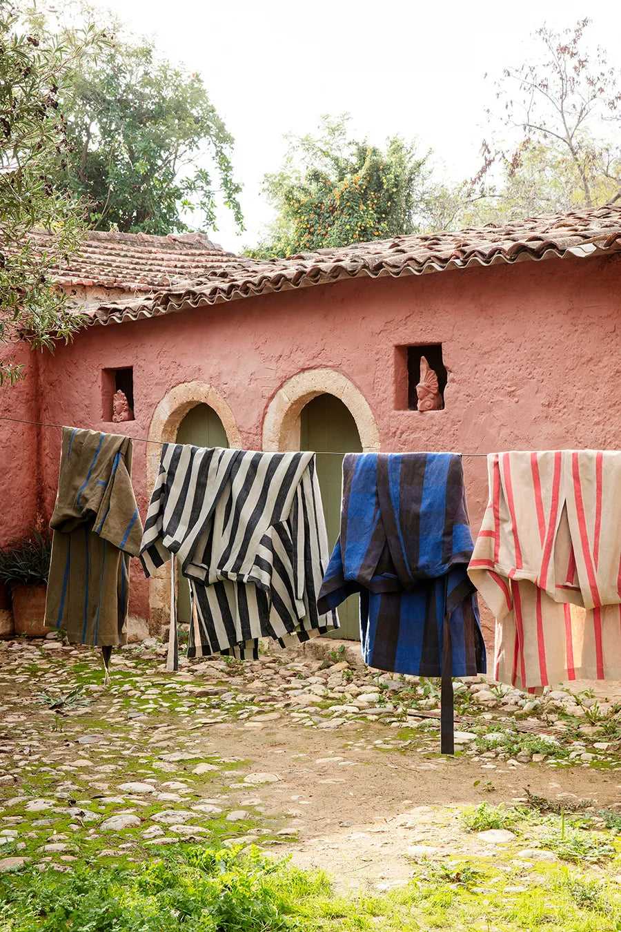Field Robe, sand/svart från Ferm Living - 4 - Jacobsen Plus