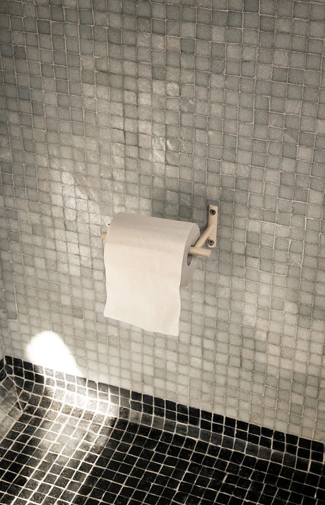 Dora Toalettpappershållare från Ferm Living - Kashmir - Jacobsen Plus