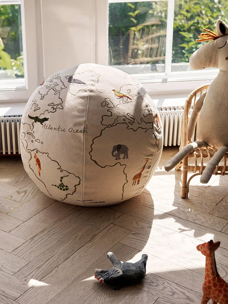 The World Pouf från Ferm Living - 2 - Jacobsen Plus