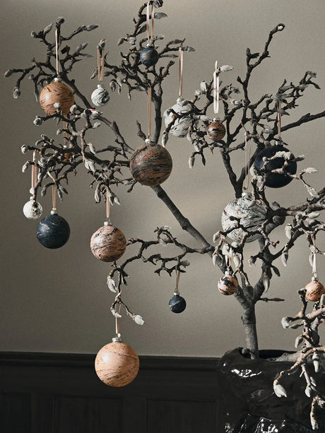 Marble Julgranskulor, M, set om 4 st. från Ferm Living - 3 - Jacobsen Plus