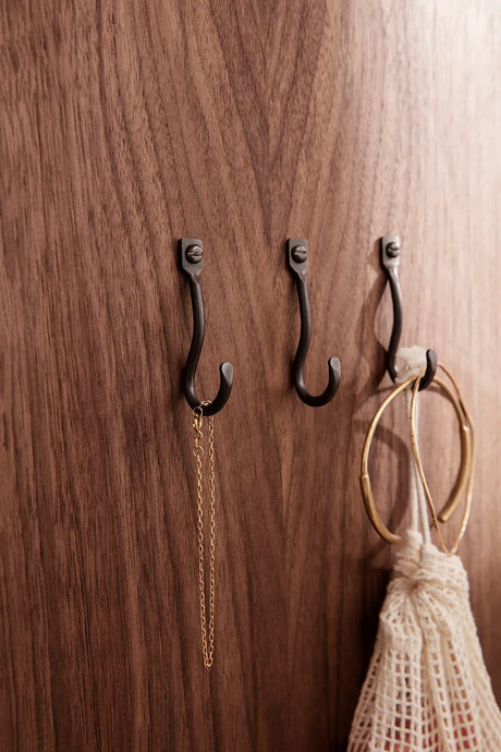 Curvature Hook, 3 st från Ferm Living - Brass - Jacobsen Plus