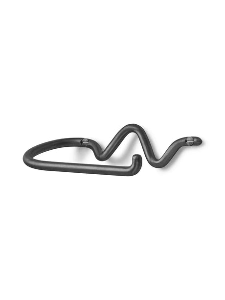 Curvature Toalettpappershållare från Ferm Living - Brass - Jacobsen Plus