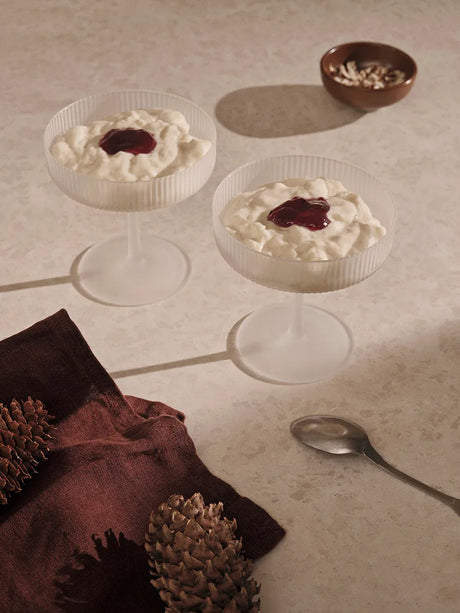 Ripple Champagnekupor Frostade, set om 2 från Ferm Living - 3 - Jacobsen Plus