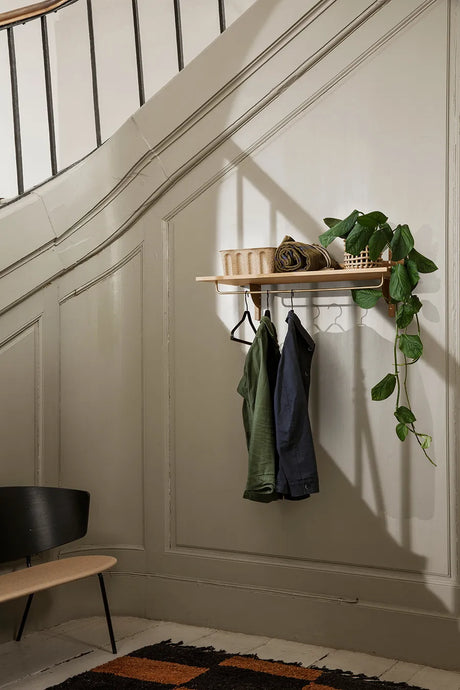 Sector Rack Shelf, ek från Ferm Living - Ek m-messing - Jacobsen Plus
