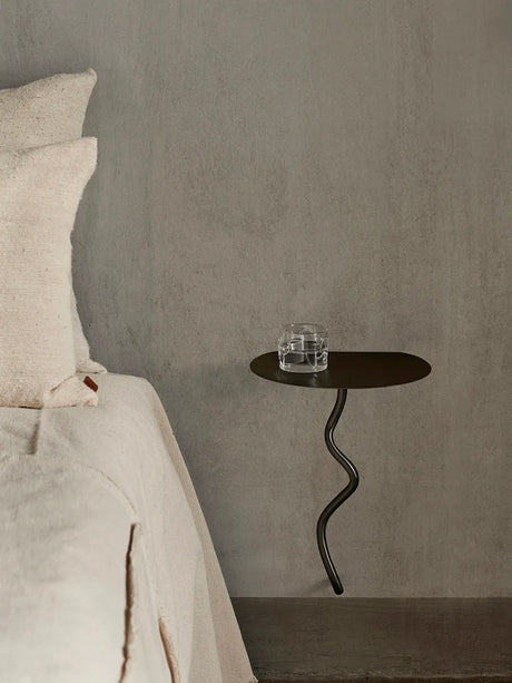 Curvature Väggbord från Ferm Living - Brass - Jacobsen Plus
