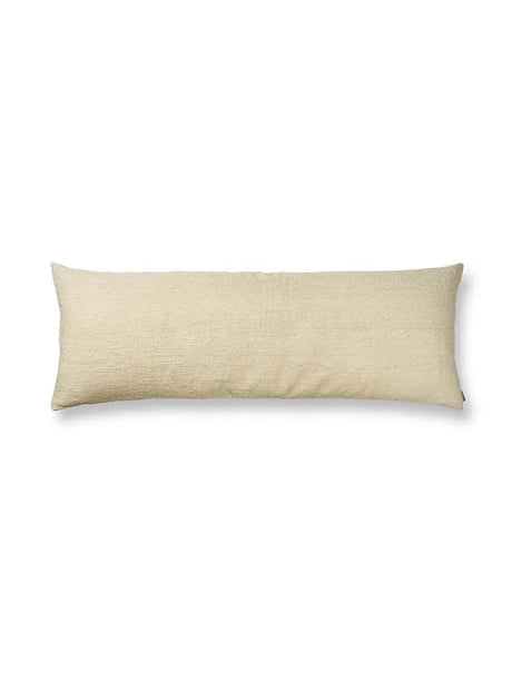 Nettle Cushion, lång från Ferm Living - Jacobsen Plus