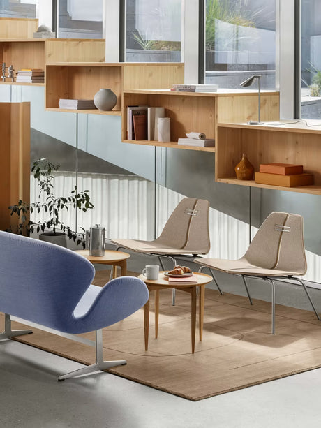 3321 Svanesoffa av Arne Jacobsen - Aura læder - Black Brown - Jacobsen Plus