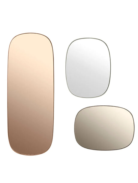 Framed Spegel från Muuto - Lille / Grå-klar glas - Jacobsen Plus