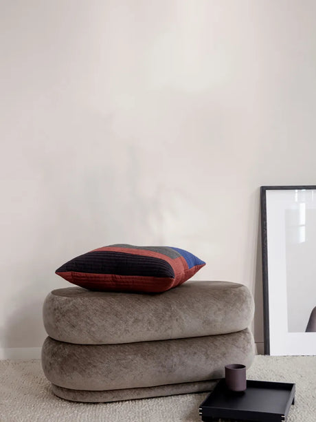 Pouf Oval, blekt sammet från Ferm Living - Beige - Jacobsen Plus