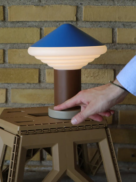 Whipped bärbar bordslampa, skyblå från LEO Objects - 3 - Jacobsen Plus
