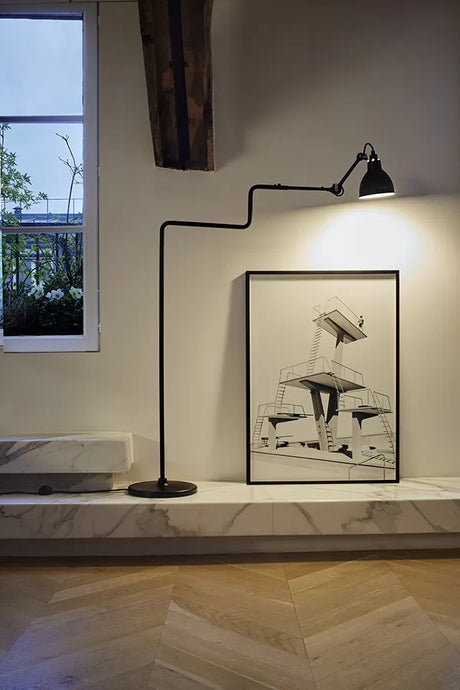 Nr. 411 golvlampa från Lampe Gras - Svart - Jacobsen Plus
