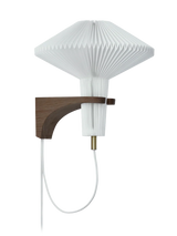 The Mushroom vägglampa från Le Klint - Rökt eg - Jacobsen Plus