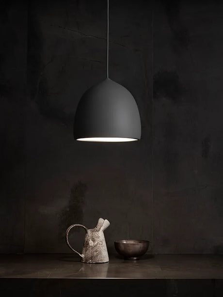 Suspence Pendel från Fritz Hansen - P1 (Ø240mm) / Black - Jacobsen Plus