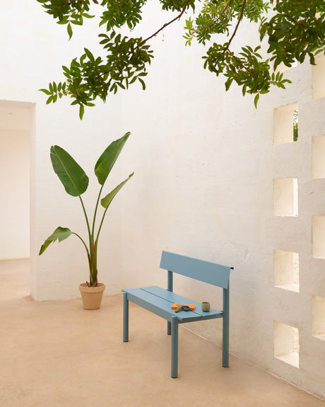 Linear Steel Trädgårdsbänk med ryggstöd 110 cm från Muuto - Svart - Jacobsen Plus